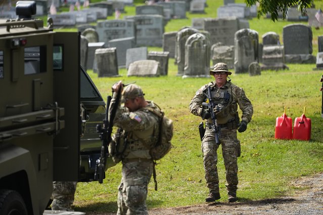 Law enforcement gather as they search for escaped convict Danelo Cavalcante in Glenmoore, Pa., Monday, September 11, 2023. (Photo by Matt Rourke/AP Photo)