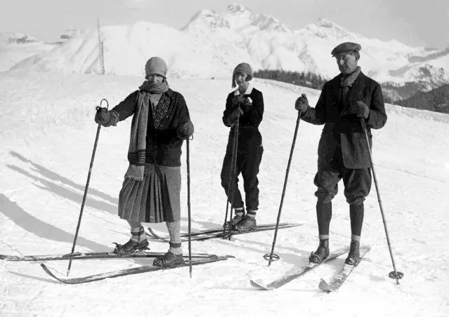 Members of the Belgium royal family enjoy a skiing break in St Moritz, Switzerland, February 9, 1928. King Albert I, right, Queen Elisabeth, left, and Princess Marie-Jose Charlotte. (Photo by AP Photo)
