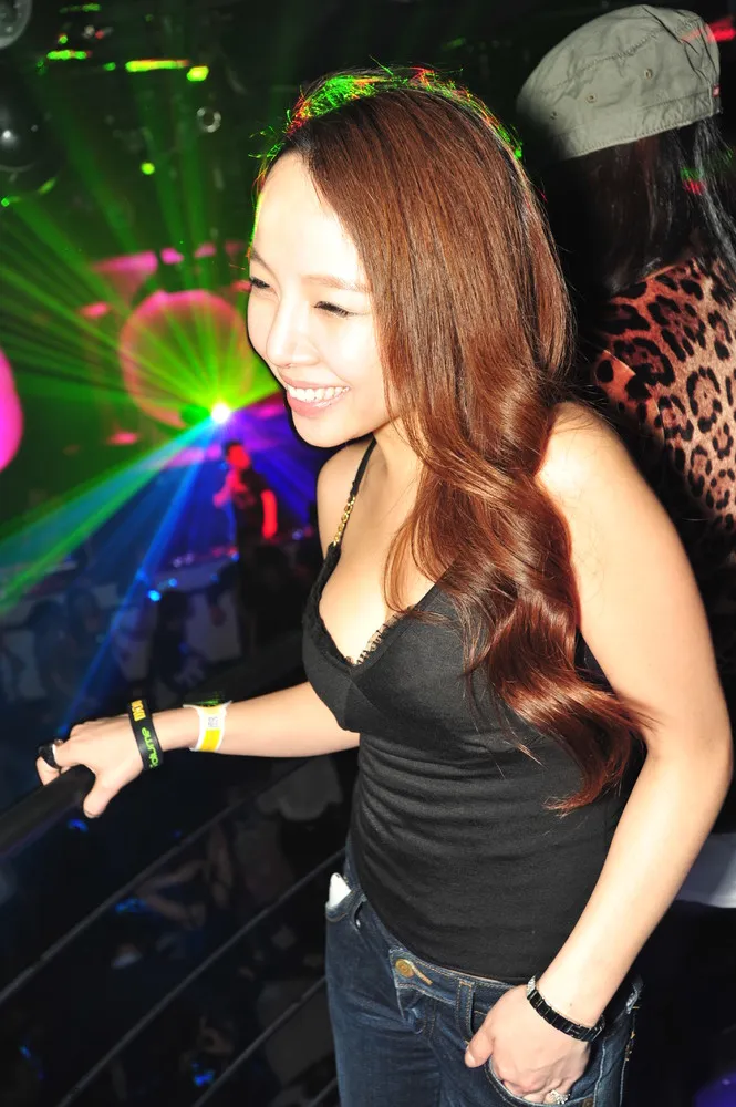 Clubbing Korea, Part 2