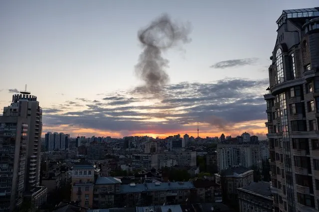 Smoke rises after an explosion at sunset on April 28, 2022 in Kyiv, Ukraine. The incident coincides with today's visit to Kyiv by UN Secretary-General Antonio Guterres. (Photo by John Moore/Getty Images)