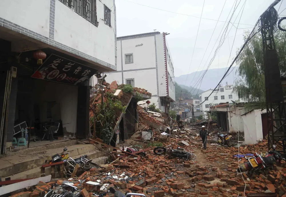 Deadly 6.1 Quake Strikes China