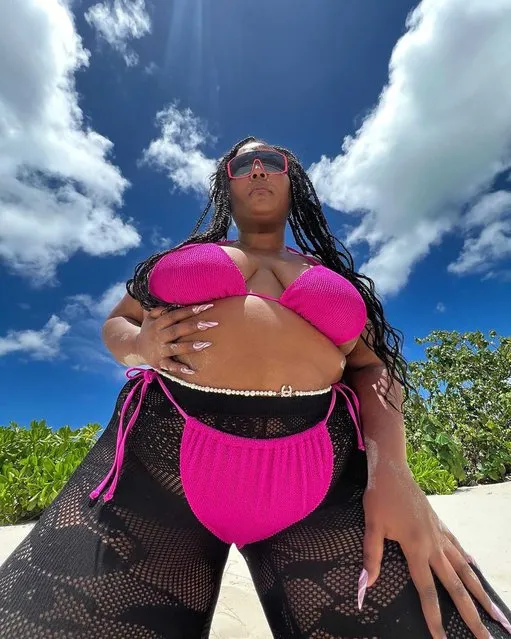 Singer Melissa Viviane Jefferson, known professionally as Lizzo celebrates her No. 1 song with a seductive beach snap in the first decade of August 2022. (Photo by lizzobeeating/Instagram)