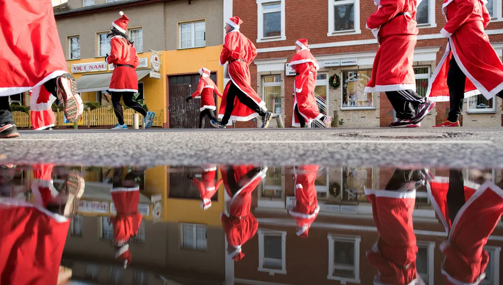Santas make a Run