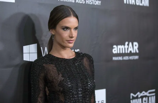Model Alessandra Ambrosio poses at the amfAR's Fifth Annual Inspiration Gala in Los Angeles, California October 29, 2014. (Photo by Mario Anzuoni/Reuters)