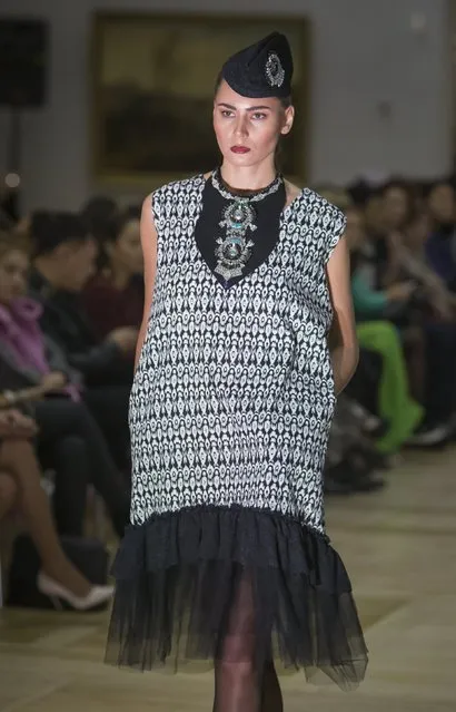 A model presents a creation by Kazakhstan's designer Damilya Zhumabek during Kazakhstan Fashion Week in Almaty, Kazakhstan, October 14, 2015. (Photo by Shamil Zhumatov/Reuters)