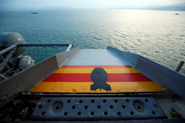 A detail onboard of the U.S. Navy aircraft carrier, USS Carl Vinson, is seen after it docked at a port in Danang, Vietnam on March 5, 2018. (Photo by Reuters/Kham)