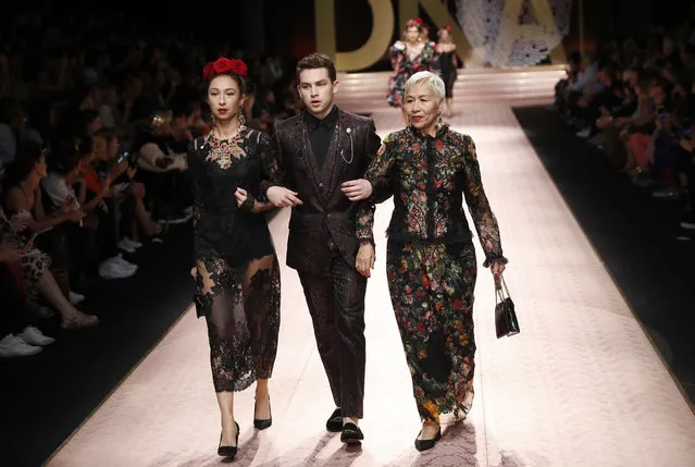 Models wear creations as part of the Dolce & Gabbana women's 2019 Spring-Summer collection, unveiled during the Fashion Week in Milan, Italy, Sunday, September 23, 2018. (Photo by Antonio Calanni/AP Photo)