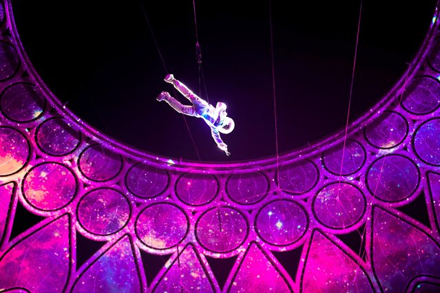 An artist performs during the closing ceremony of the Dubai Expo 2020, in Dubai, United Arab Emirates, March 31, 2022. (Photo by Rula Rouhana/Reuters)