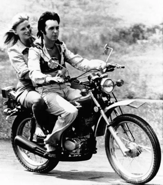 Paul and Linda McCartney, whose album “Band on the Run” is on the top of the charts, rides a motorcycle on a six-week recording and rehearsal visit to “Music City” with a news conference in Nashville, Tennessee on July 18, 1974. (Photo by AP Photo)