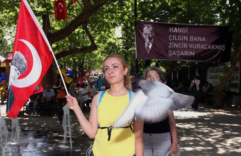 Turkey's “Standing Man” Silent Protest Spreads