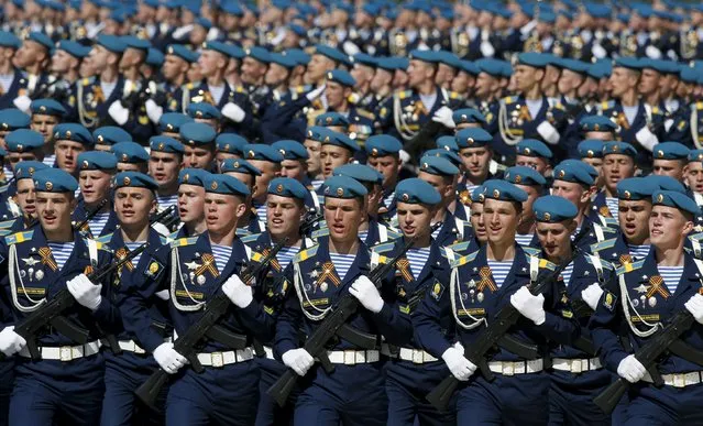 Russian servicemen march during a rehearsal for the Victory Day parade in Red Square in central Moscow, Russia, May 7, 2015. (Photo by Sergei Karpukhin/Reuters)