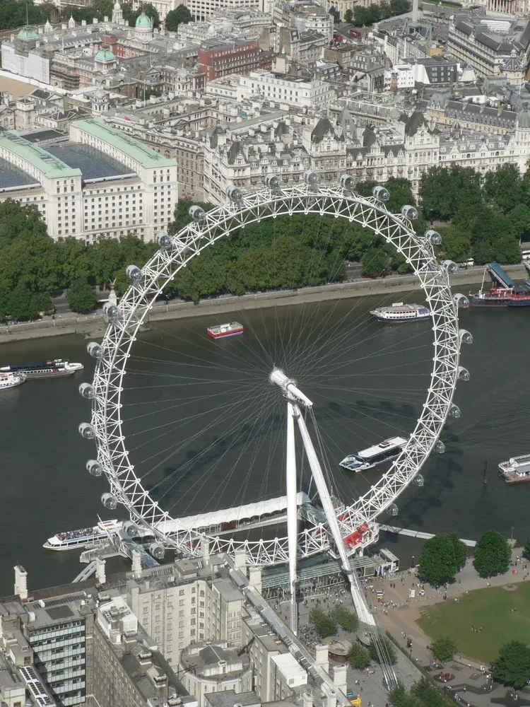 The London Eye – Giant Ferris Wheel