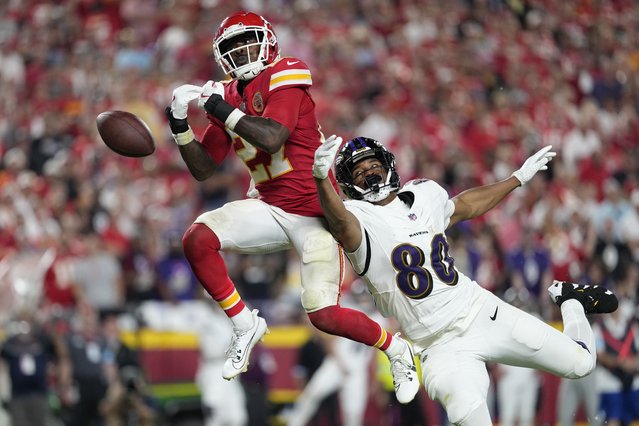 Kansas City Chiefs defensive back Chamarri Conner (27) is unable to intercept a pass intended for Baltimore Ravens tight end Isaiah Likely during the second half of an NFL football game Thursday, September 5, 2024, in Kansas City, Mo. (Photo by Ed Zurga/AP Photo)