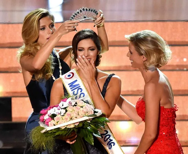 Miss Nord Pas de Calais Iris Mittenaere is crowned Miss France 2016 during the Miss France 2016 beauty contest on December 19, 2015 in Lille. (Photo by Philippe Huguen/AFP Photo)