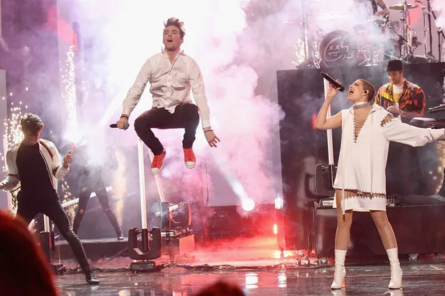 Drew Taggart of the Chainsmokers and Halsey performed their hit Closer during the 2016 American Music Awards at Microsoft Theater on November 20, 2016 in Los Angeles, California. (Photo by Jeff Kravitz/FilmMagic)