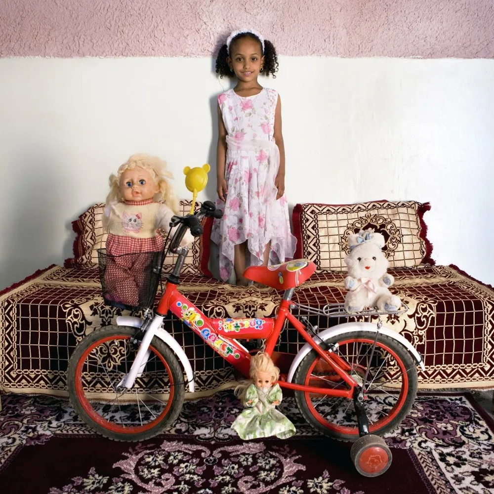 “Toy Stories” Project by Photographer Gabriele Galimberti