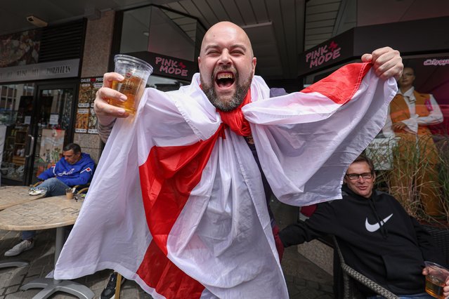 A general view of England fans in the main Square, Gelsenkirchen, Germany Serbia vs England, UEFA European Championship 2024, Group C, Football, Arena Aufschalke, Gelsenkirchen, Germany on June 16, 2024. (Photo by Paul Currie/Rex Features/Shutterstock)