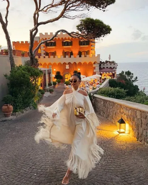 Canadian actress and model Shay Mitchell snaps a fashionable photo from an exotic locale in the last decade of August 2022. (Photo by shaymitchell/Instagram)
