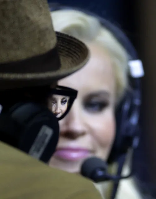 Comedian Josh Gad, left, talks to Jenny McCarthy on McCarthy's Sirius XM show Friday January 30, 2015, in Phoenix. Gad said that he expects “Frozen” co-star Idina Menzel to deliver an amazing performance of the national anthem at Super Bowl XLIX, and that her popularity will lead to many people tuning in just to hear her sing. (Photo by Charlie Riedel/AP Photo)