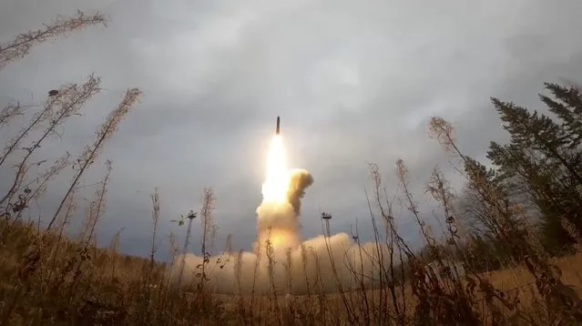 A still image from video, released by the Russian Defence Ministry, shows what it said to be Russia's Yars intercontinental ballistic missile launched during exercises held by the country's strategic nuclear forces at the Plesetsk Cosmodrome, Russia on October 26, 2022, in this image taken from handout footage released. (Photo by Russian Defence Ministry/Handout via Reuters)