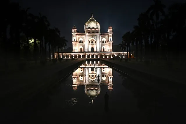 A general view shows the illuminated Safdarjung Tomb in New Delhi on November 9, 2021. (Photo by Sajjad Hussain/AFP Photo)