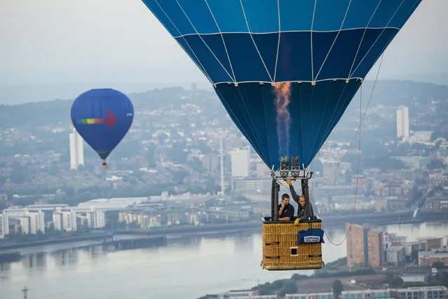 Hot air balloons over the London Skyline on June 19, 2016 in London, England. (Photo by Jack Taylor/Getty Images)