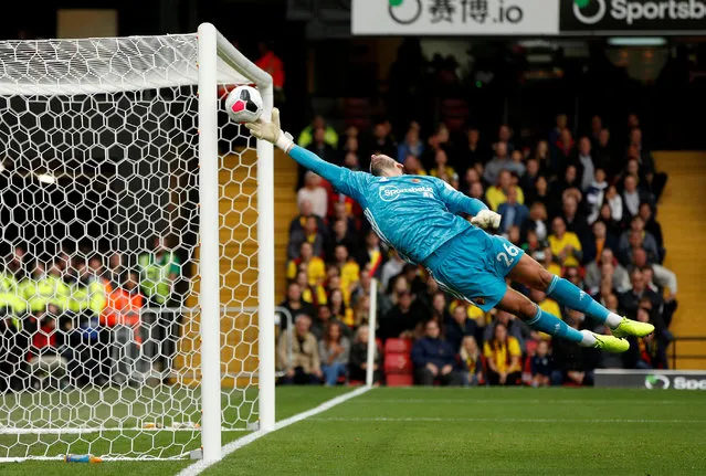 Precision: bronze. Some acrobatics from the Watford goalkeeper Ben Foster against Sheffield United at Vicarage Road. (Photo by John Sibley/Action Images via Reuters)