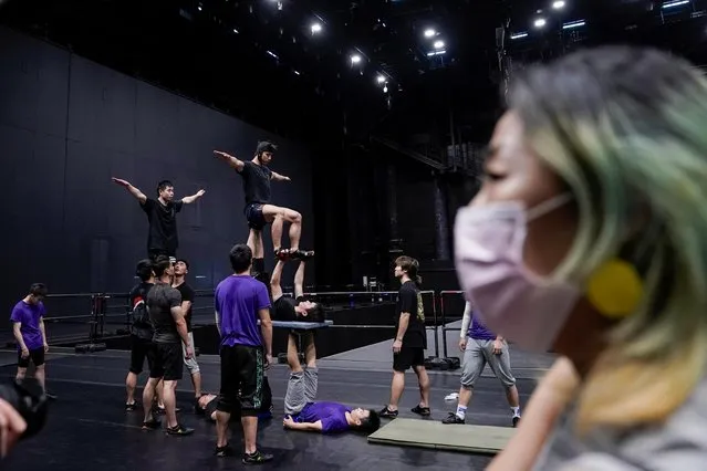 Performers train for the Cirque du Soleil “The Land of Fantasy” show in Hangzhou, Zhejiang province, following the coronavirus disease (COVID-19) outbreak, China July 8, 2020. (Photo by Aly Song/Reuters)