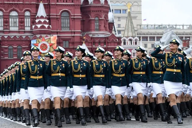 Russian millitary personnel parade past Red Square during the general rehearsal of the Victory Day military parade in Moscow on May 6, 2018. Russia marks the 73rd anniversary of the Soviet Union's victory over Nazi Germany in World War Two on May 9. (Photo by Kirill Kudryavtsev/AFP Photo)