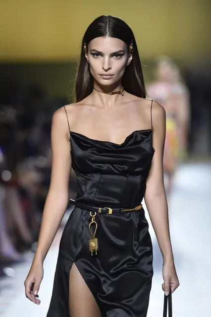 US model and actress Emily Ratajkowski presents a creation by Versace during the Milan Fashion Week, in Milan, Italy, 21 September 2018. (Photo by Flavio Lo Scalzo/EPA/EFE)