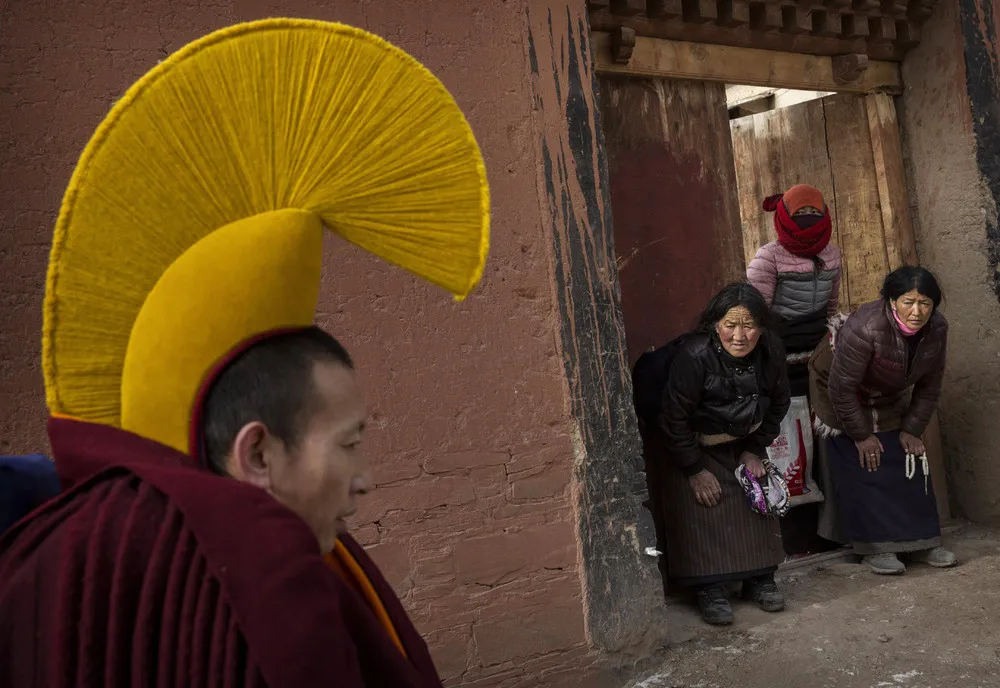 Tibetan Buddhists Celebrate Monlam
