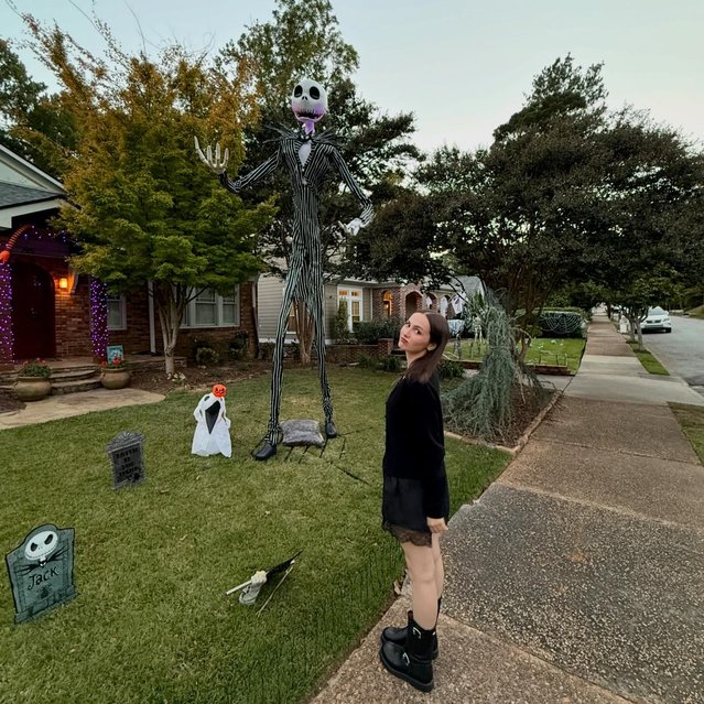 American actress Maude Apatow in the second decade of October 2024 gets ready for Halloween and snaps a pic with a very large Jack Skellington. (Photo by maudeapatow/Instagram)