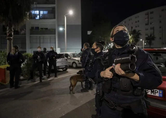 Municipal police officers patrol, as a lockdown and curfew are imposed to slow the rate of the coronavirus disease (COVID-19), in Nice, France on April 8, 2020. (Photo by Eric Gaillard/Reuters)