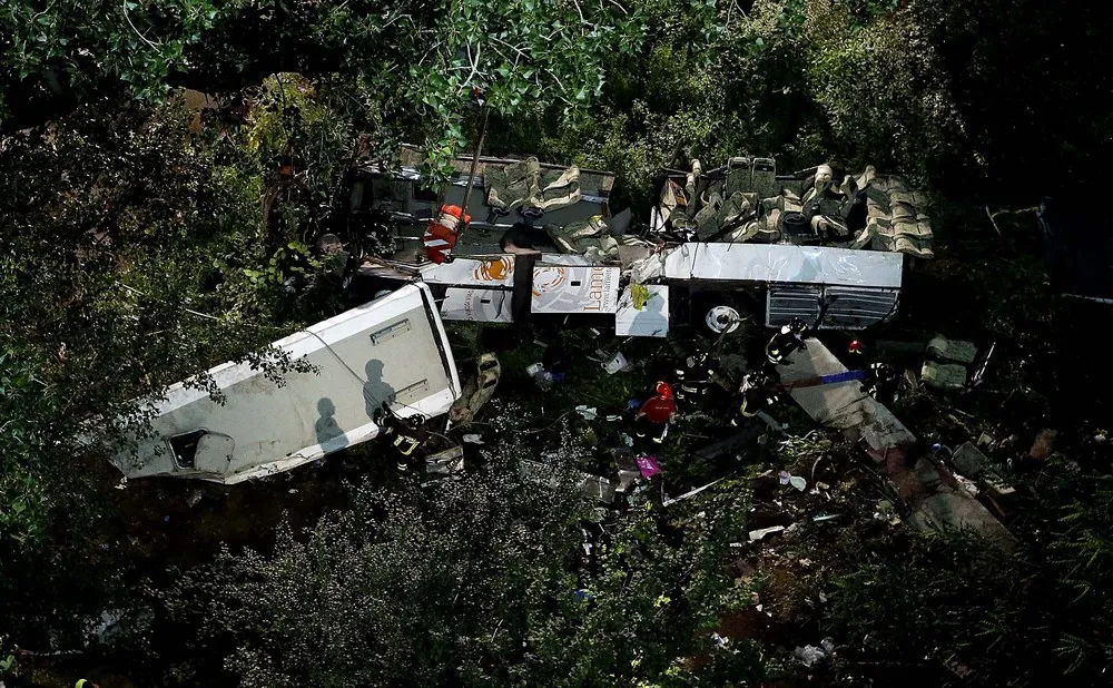 Italian Bus Plunges off Viaduct, 38 People Killed