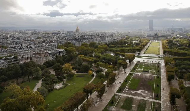 An aerial view shows the Champs de Mars, the Invalides, the Tour Montparnasse and the skyline in Paris, France, October 6, 2015. (Photo by Jacky Naegelen/Reuters)