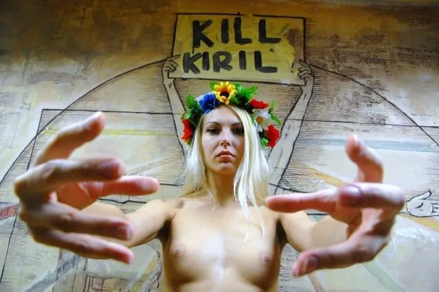 FEMEN-activist Yana Zhdanova topless