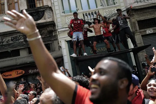 Flamengo fans celebrate the Copa Libertadores title in Rio de Janeiro, Brazil on November 13, 2022. (Photo by Lucas Landau/Reuters)