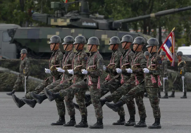 Members of the Thai army take part in Thailand's National Armed Forces Day at the Thai Army 11th Infantry Regiment in Bangkok, Thailand January 18, 2016. (Photo by Chaiwat Subprasom/Reuters)