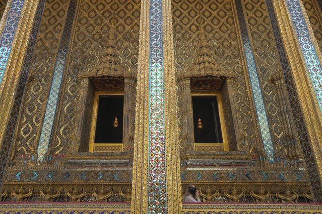 Tourist visit the Grand Palace in Bangkok, Thailand, Monday, November 29, 2021. (Photo by Sakchai Lalit/AP Photo)