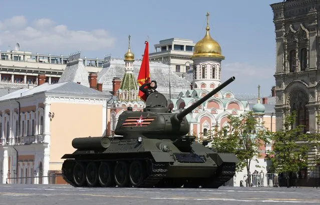 A T-34 Soviet-made tank drives during the Victory Day parade, marking the 71st anniversary of the victory over Nazi Germany in World War Two, at Red Square in Moscow, Russia, May 9, 2016. (Photo by Grigory Dukor/Reuters)