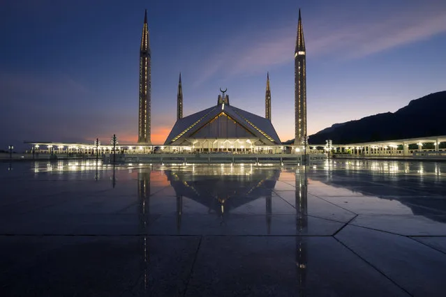 #8. Pakistan, Total GDP: USD 283.7 billion (2016). Contribution of Travel and Tourism to GDP: 6.9%. Here: Faisal mosque at night, Islamabad, Pakistan. (Photo by Punnawit Suwuttananun/Getty Images)