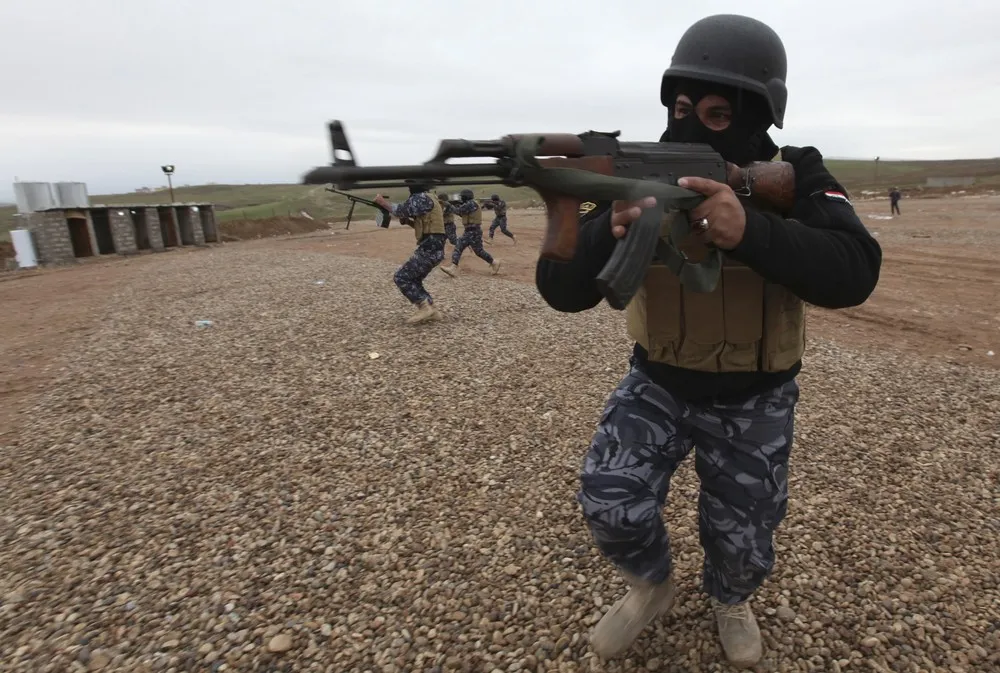 Iraqi Forces Prepare to Fight against Militants of the Islamic State