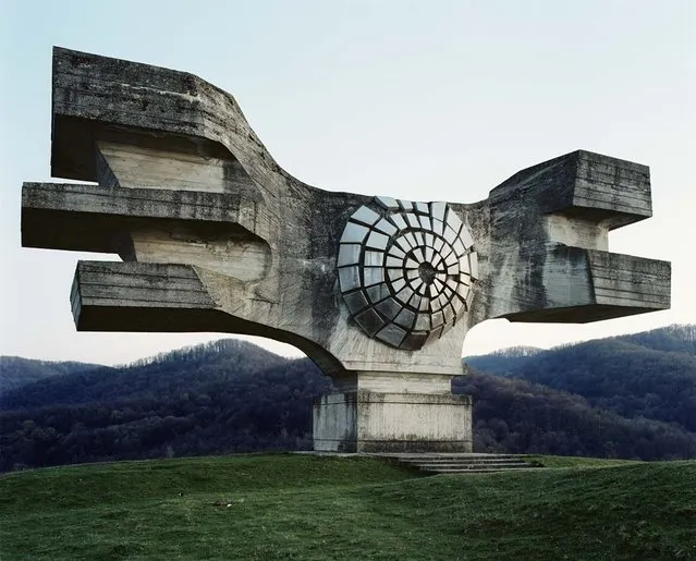 The monument of Ilirska Bistrica was designed by Janez Lenassi and built in 1965. It is dedicated to Slovenian soldiers that fell in World War II. (Photo by Jan Kempenaers)