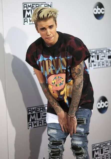 Singer Justin Bieber arrives at the 2015 American Music Awards in Los Angeles, California November 22, 2015. (Photo by David McNew/Reuters)