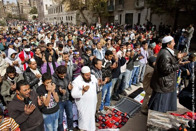 Egyptian Protesters Clash With Police