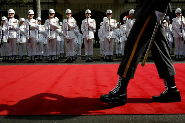 Taiwanese honour guards stand during a ceremony to mark the 92nd anniversary of the Whampoa Military Academy, in Kaohsiung, southern Taiwan June 16, 2016. (Photo by Tyrone Siu/Reuters)