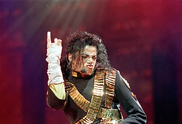 American pop star Michael Jackson performs during his “Dangerous” tour in Bankok, August 25, 1993. (Photo by Jeff Widerner/AP Photo)