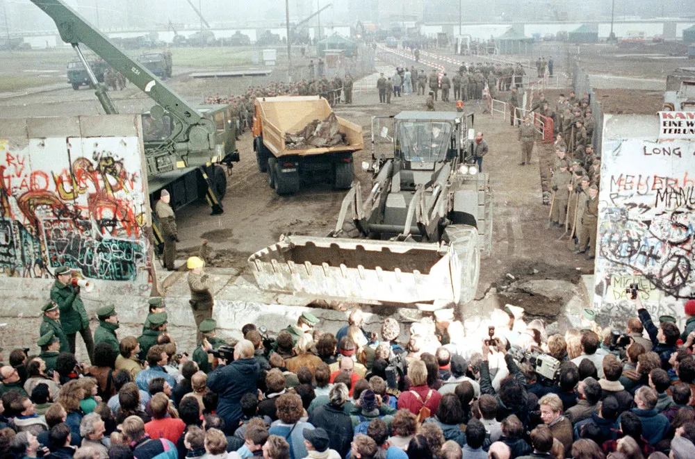 When the Berlin Wall Fell