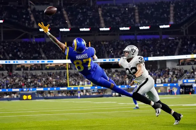 Los Angeles Rams tight end Jacob Harris (87) misses on a two-point conversion attempt during the fourth quarter of a preseason NFL football game against the Las Vegas Raiders Saturday, Aug. 21, 2021, in Inglewood, Calif. (Photo by Ashley Landis/AP Photo)