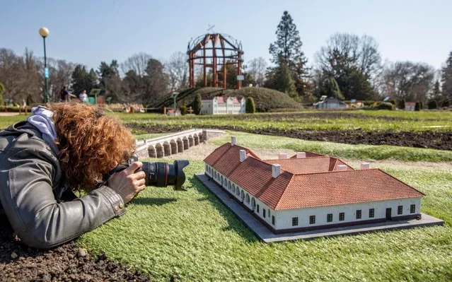A 1/175 scale model of the restaurant Nagycsarda of Hortobagy at the Mini Hungary model park in Szarvas, Hungary, 20 March 2020. The park, which is situated in the largest arboretum of the country, has six new detailed miniature models of historical Hungarian buildings. (Photo by Tibor Rosta/EPA/EFE)